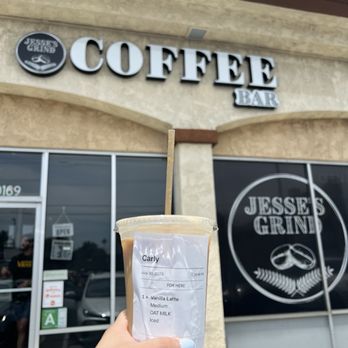 Jesse's Grind Coffee Bar - Coffee & Tea Near Me - Winnetka, California