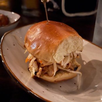 Dukunoo - Jerk chicken slider - Caribbean Near Me - Miami, Florida Dukunoo - Jerk chicken slider - Caribbean Near Me - Miami, Florida