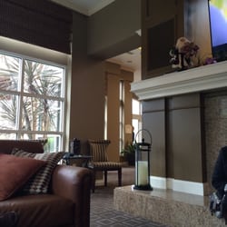Hilton Garden Inn Napa - Lobby