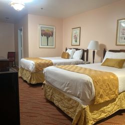 Campbell Inn - Interior 2023