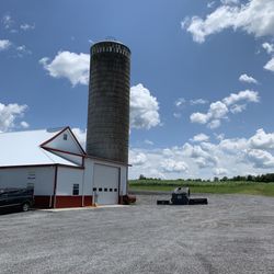 Stoltzfus Dairy - Beautiful farm land with working family dairy