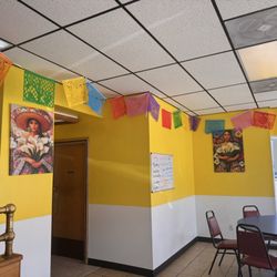 La Cocinita - Seating area