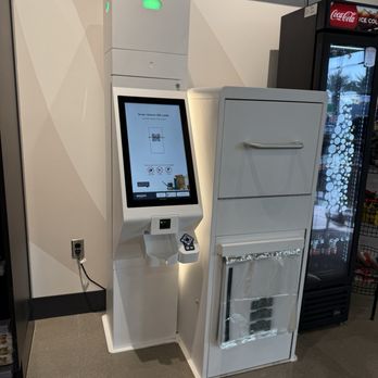 Amazon Fresh - kiosk - Grocery Near Me - Torrance, California