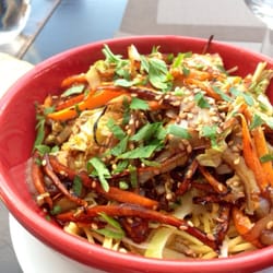 Kaï Kaï - Chomen! Noodles with veggies and chicken.