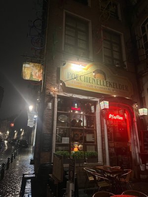 Poechenellekelder by null