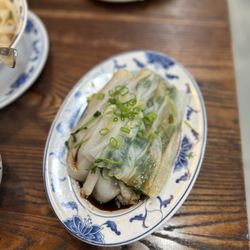 Hon's Wun-Tun House - Plain Rice Roll with Cilantro
