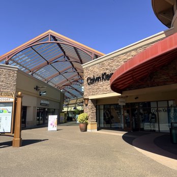Woodburn Premium Outlets - Shopping Centers Near Me - Woodburn, Oregon Woodburn Premium Outlets - Shopping Centers Near Me - Woodburn, Oregon