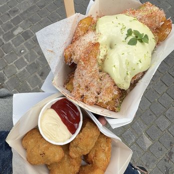 Frites Atelier - Parmesan frites and chicken bites - Friterie Near Me - Antwerp, VAN