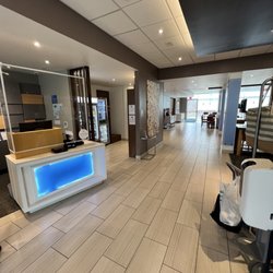 Holiday Inn Express & Suites North Brunswick