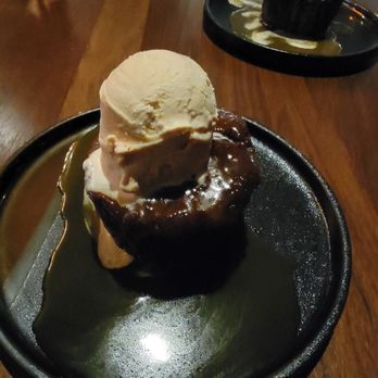Gordon Ramsay Hell's Kitchen - Sticky toffee pudding - New American Near Me - Atlantic City, New Jersey