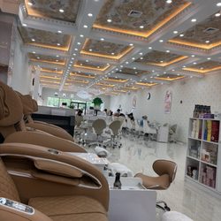 Fashion Nail Spa - Beautiful nail salon and spa!  excellent service and affordable