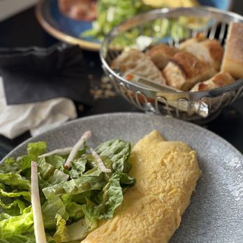 La Maison Bleue - Omelettes - Bistros Near Me - Paris, 75 La Maison Bleue - Omelettes - Bistros Near Me - Paris, 75