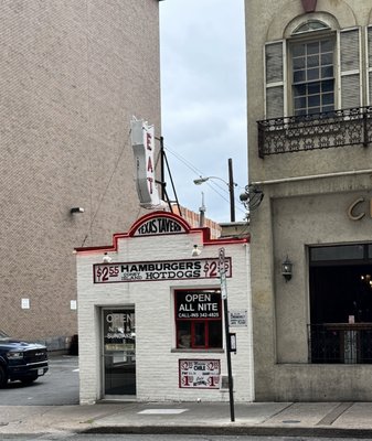 Texas Tavern by null