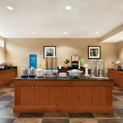 Hampton Inn New York - LaGuardia Airport - Restaurant
