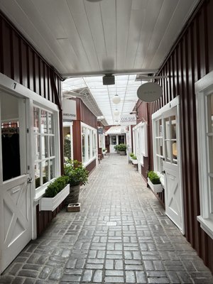 Brentwood Country Mart by null