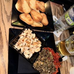 Hummus with grilled chicken on the side