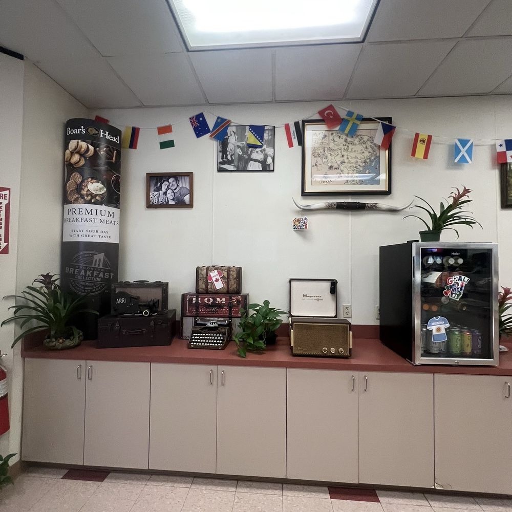 Little Maria's Cafe - decor - Salad Near Me - Houston, Texas