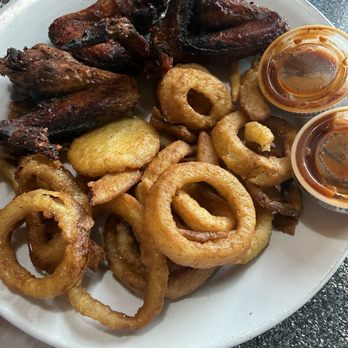 Thumbs Up Diner - Three wings and onion rings. - American Near Me - East Point, Georgia Thumbs Up Diner - Three wings and onion rings. - American Near Me - East Point, Georgia