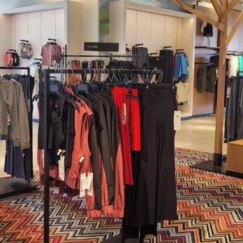 Nordstrom Mayfair - Department Stores Near Me - Wauwatosa, Wisconsin