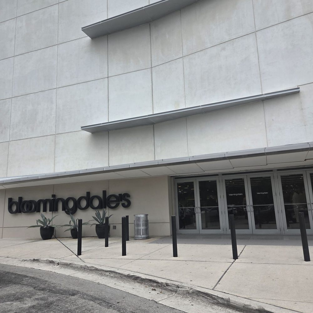 Bloomingdales - Accessories Near Me - Aventura, Florida