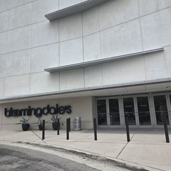 Bloomingdales - Accessories Near Me - Aventura, Florida