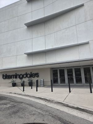 Bloomingdale's by null