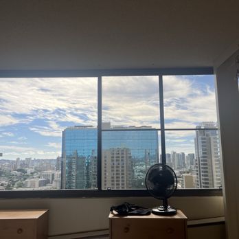KR Curtains & Blinds - Before: my Diamond Head-facing windows get plenny sunshine in the winter months. - Shades & Blinds Near Me - Honolulu, Hawaii KR Curtains & Blinds - Before: my Diamond Head-facing windows get plenny sunshine in the winter months. - Shades & Blinds Near Me - Honolulu, Hawaii