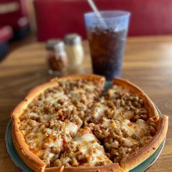 Chelio's Diner - The pizza was awesome!