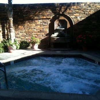 GrapeSeed Spa - Women's Jacuzzi - Day Spas Near Me - Temecula, California
