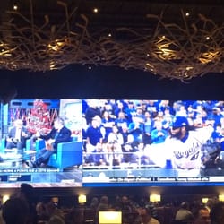 La Cage - Supersize screens, hockey sticks on the ceiling!