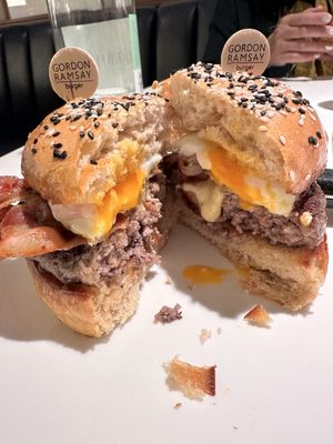 Gordon Ramsay Burger by null