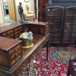 Wickliff Auctioneers - Nice antiques were part of the catalogued auction.