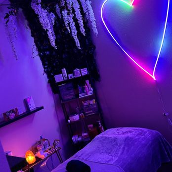 Beauty Bar by Iris - Blow Dry/Out Services Near Me Beauty Bar by Iris - Blow Dry/Out Services Near Me