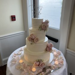 Columbia Florist - Cake flowers!