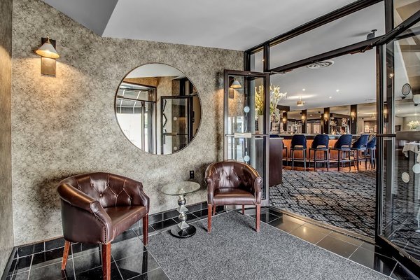 Oliver's Restaurant by null