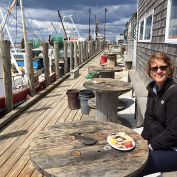 Menemsha Fish Market - Seafood Markets Near Me - Chilmark, Massachusetts