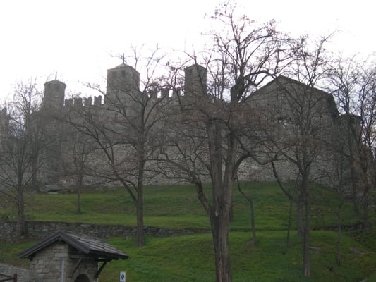 Castello di Fénis by null