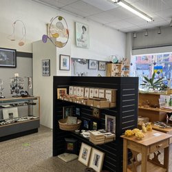 Ginko Gallery & Studio - Great shop for fun gifts and art supplies.