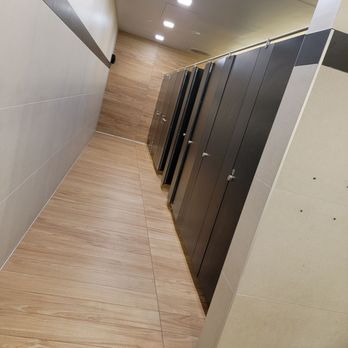 Home Run Dugout - Bathroom - American Near Me - Katy, Texas