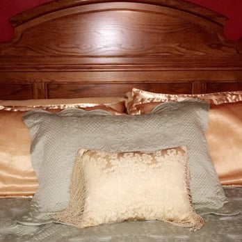 Bed and Breakfast on White Rock Creek - Bed for a king! - Hotels Near Me - Waco, Texas Bed and Breakfast on White Rock Creek - Bed for a king! - Hotels Near Me - Waco, Texas