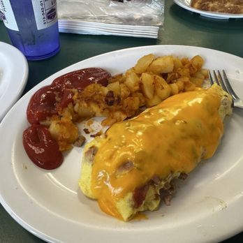 Cafe 431 - Potatoes, and the meaty omelette - Cafes Near Me - Phenix City, Alabama