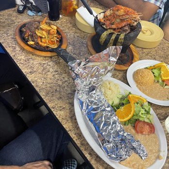 Mariscos Del Rey - Mixtas Fajita Molcajete del Rey Imperial Filetes - Mexican Near Me - Fresno, California Mariscos Del Rey - Mixtas Fajita Molcajete del Rey Imperial Filetes - Mexican Near Me - Fresno, California
