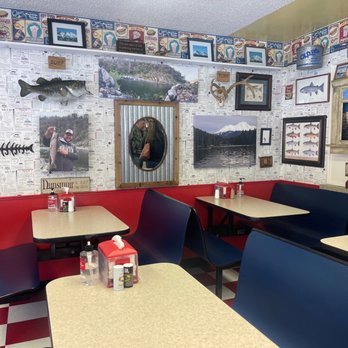Burger Barn - Dinning room with lots of character. - Burgers Near Me - Dunsmuir, California