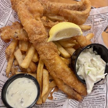Bubba Gump Shrimp - Captain's fish & chips large portion - Seafood Near Me - Miami, Florida Bubba Gump Shrimp - Captain's fish & chips large portion - Seafood Near Me - Miami, Florida