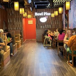 Bowl Plus - Dining area
