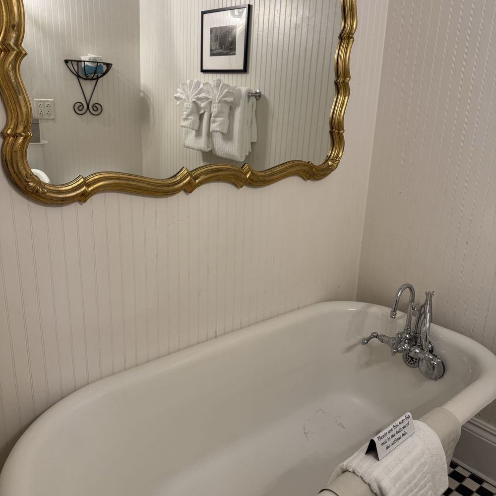 The Marshall House - Hotels Near Me - Savannah, Georgia