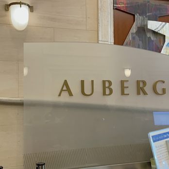 Auberge Vancouver Hotel - Front desk - Hotels Near Me - Vancouver, British Columbia Auberge Vancouver Hotel - Front desk - Hotels Near Me - Vancouver, British Columbia