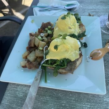 Cafe Benedict  - Greek Benedict - Breakfast & Brunch Near Me - Cotati, California