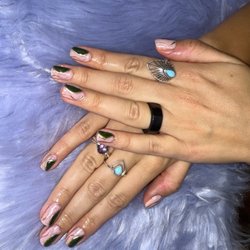 Golden Nails - Green and Gold Nail Designs !