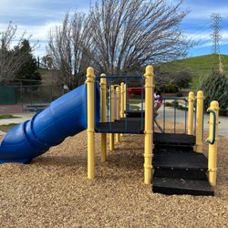Oak Hills Park - Playground